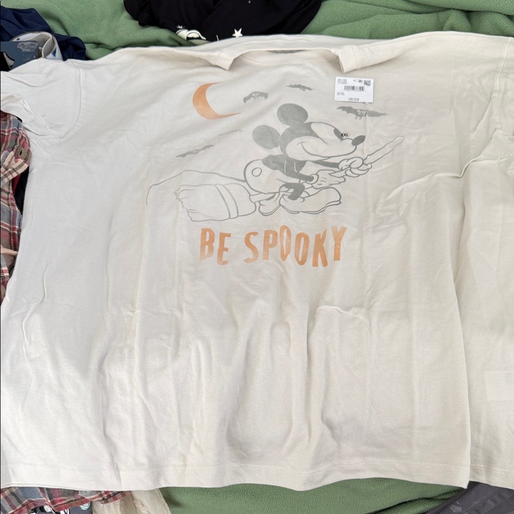 American Eagle Outfitters Cream Halloween Tee